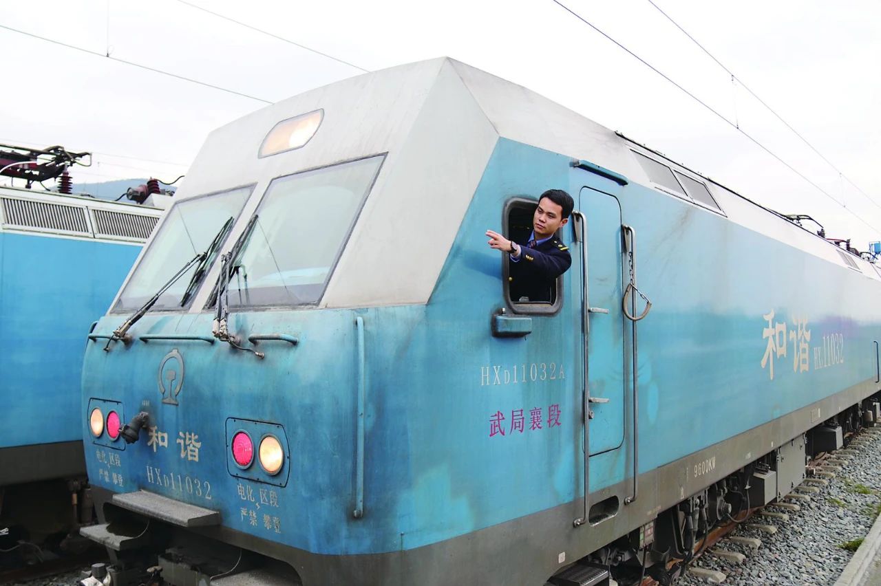 1741938165094054012.jpg 09e6c566cd706ca70deb847a25050571.jpg