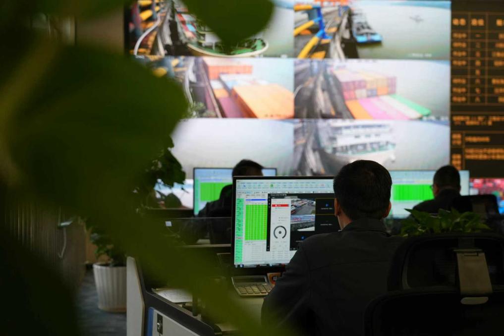 果园港的新变化——长江上游最大枢纽港蹲点记 1.jpeg