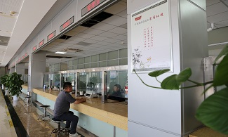 1764732842744029026.jpg 营业大厅廉洁海报.jpg